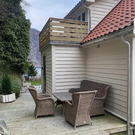 Holiday home Hannahuset. Like Ved Fjell Og Fjord *